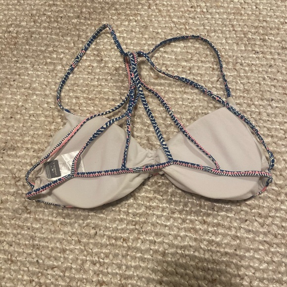 O’Neill swim top - Picture 3 of 4